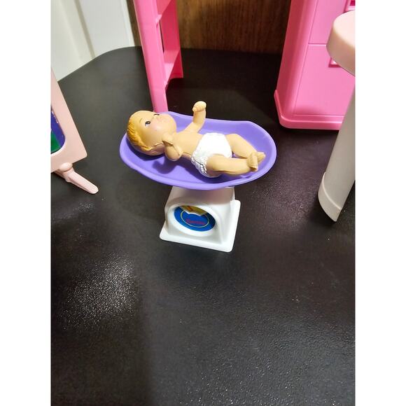 1995 Barbie So Much to Do Baby Care Center - Picture 13 of 16